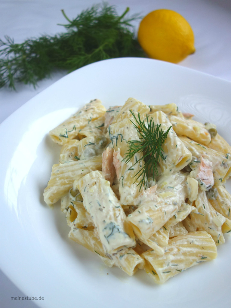 Nudeln mit Lachs und Erbsen in Frischkäse-Dill-Sauce - Meine Stube