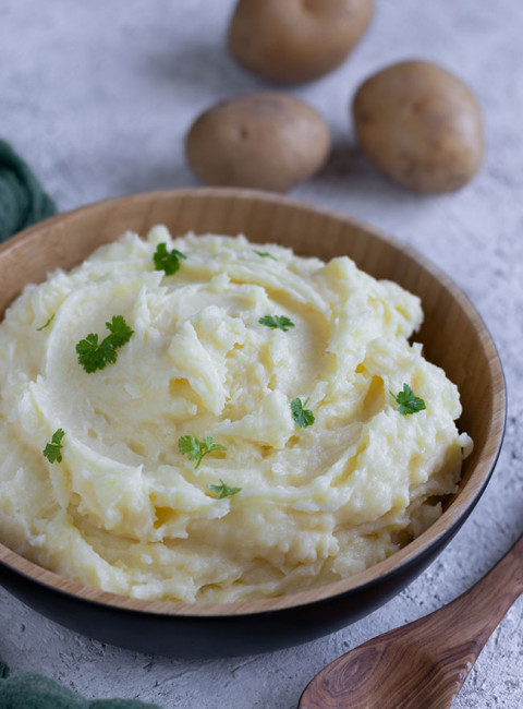 Zucchini-Schiffchen mit Frischkäse, Zwiebeln und Schinken - Meinestube Zucchini-Schiffchen mit Frischkäse, Zwiebeln und Schinken - Meinestube