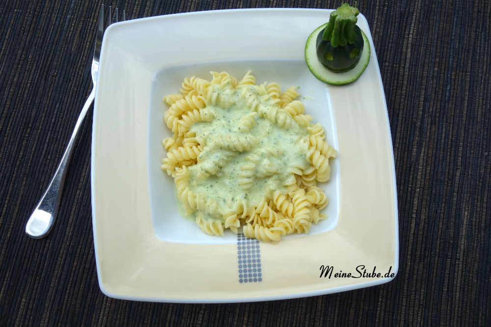 pasta-sahne-zucchini.jpg