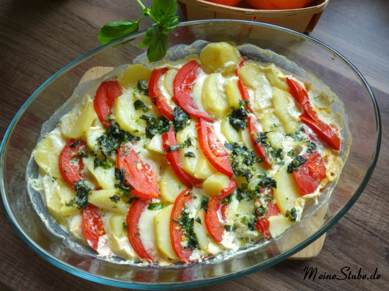 Tomaten-Mozzarella-Kartoffel-Gratin