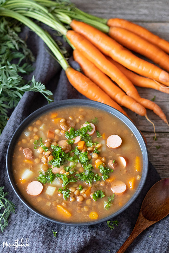 Linsensuppe mit Wiener Würstchen von meinestube