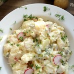 Rezept für einen Kartoffelsalat mit Mayo und Radieschen