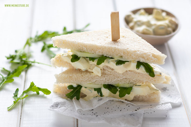 Grüne Sandwiches mit Eiercreme und Rucola - Meinestube