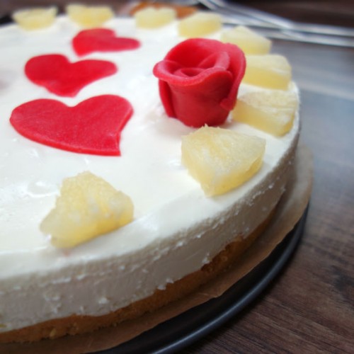 Rezept für eine Ananas-Marzipan-Torte ohne Backen