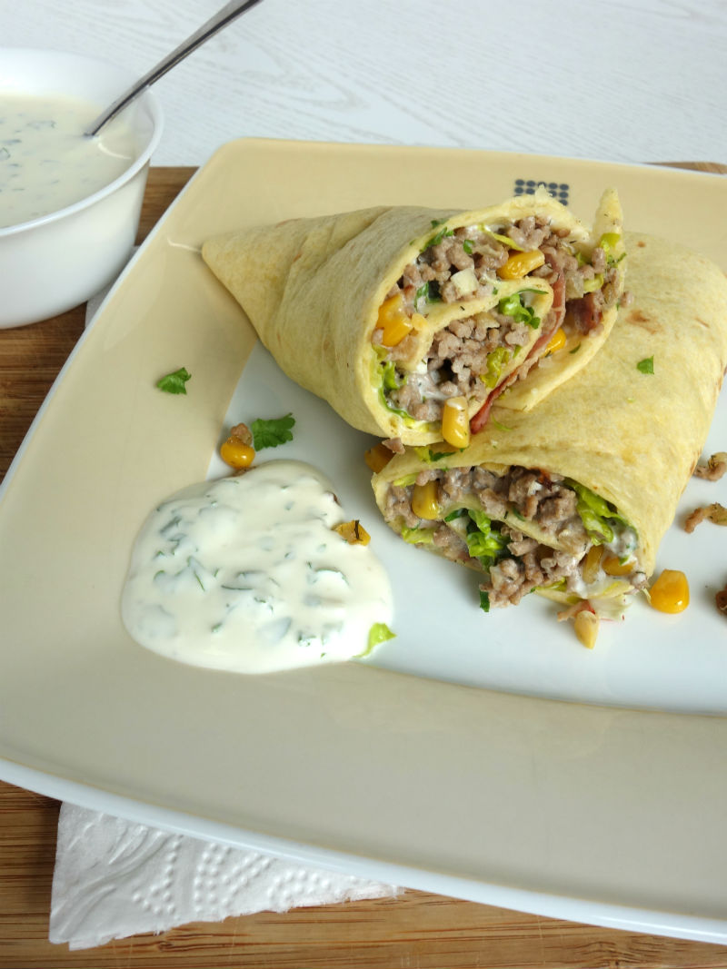 Wrap mit Hackfleisch, Salat, Speck und Mais - Meine Stube