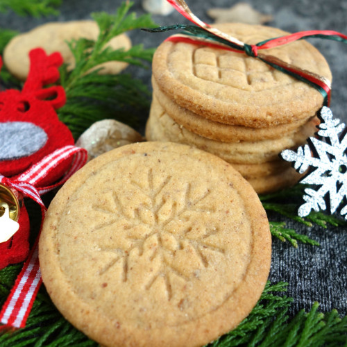 Weihnachtskekse backen mit Weihnachtsmotiven