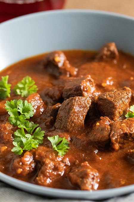 Tolles Rindergulasch mit Traubensaft ideal als Familienessen