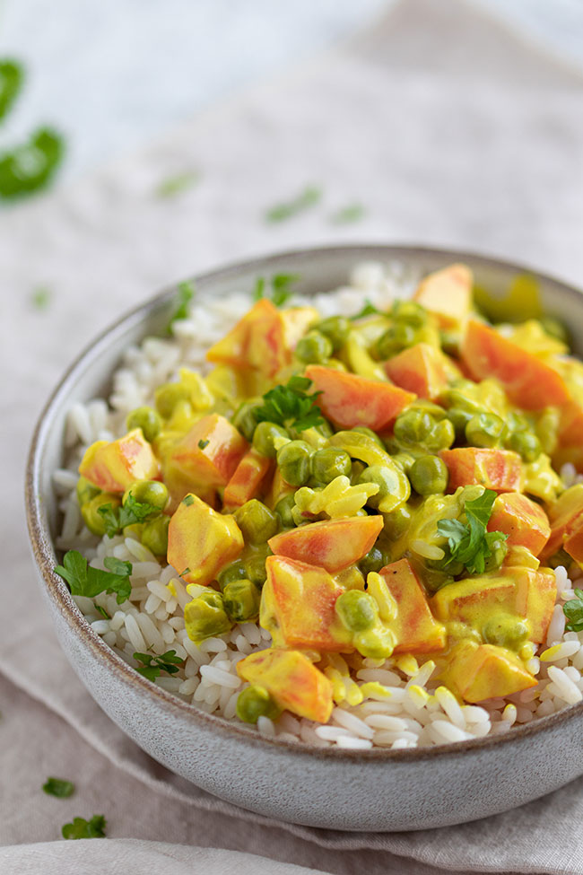 Reis mit Gemüse, Soße aus Frischkäse mit oder ohne Curry - Meinestube