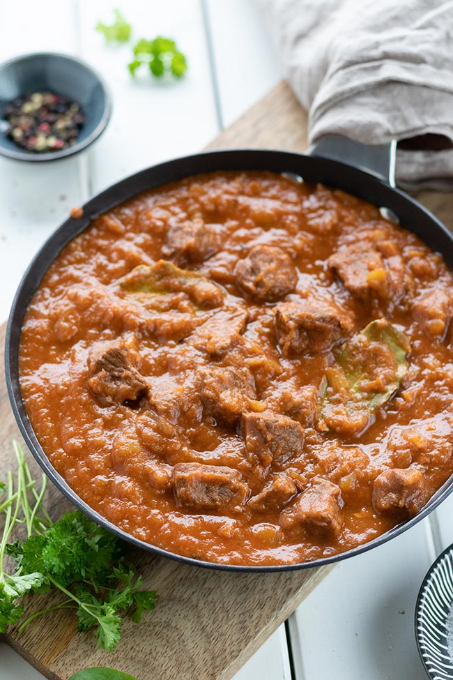 Ungarisches Gulasch Rezept mit Rindfleisch und sämiger Soße