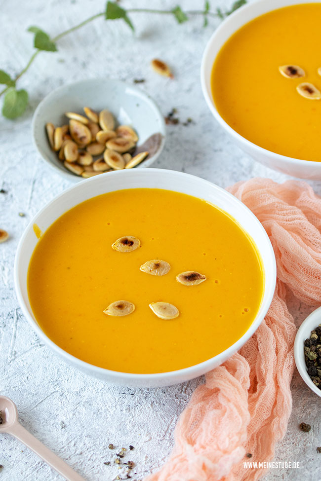 Kürbissuppe mit Kartoffeln und Möhren - köstliches Familienessen