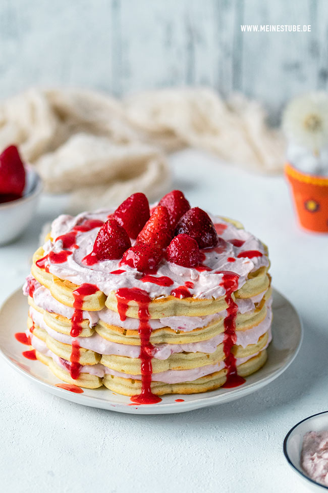 Waffeltorte mit Erdbeercreme – bald ist Valentinstag