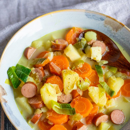 Kartoffelsuppe mit Würstchen, meinestube