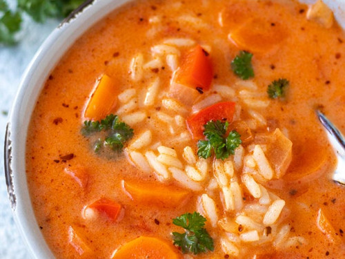 Tomatensuppe mit Reis selber machen - Meinestube