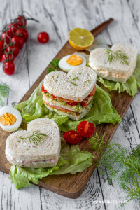 Belegte Sandwiches-Herzen zum Valentinstag, meinestube