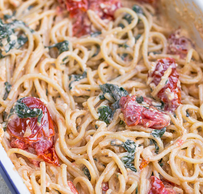 Feta-Tomaten-Pasta mit Blattspinat, meinestube