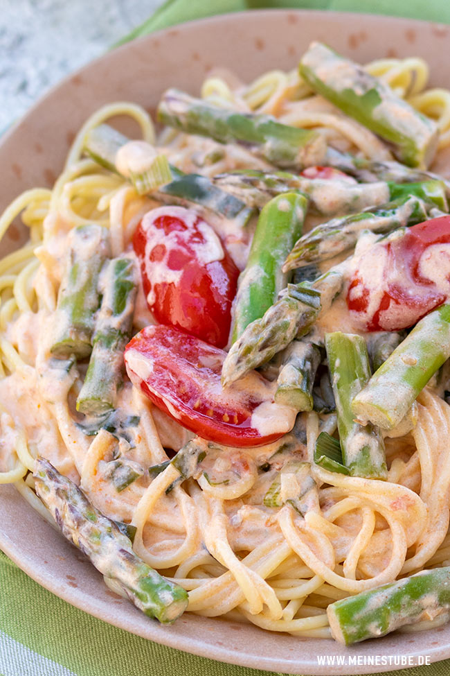 Pasta mit Spargel und Frischkäsesoße, meinestube gekocht