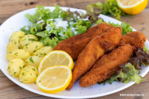 Steirisches Backhendl mit Petersilienkartoffeln, meinestube