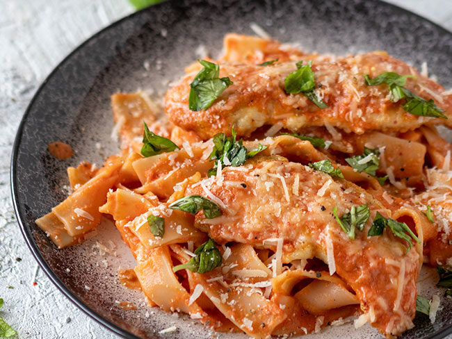 Spaghetti mit Lachs in cremiger Dill-Sahne-Soße - Meinestube