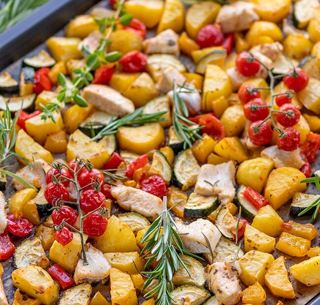 Ofengemüse mit Hähnchenbrust und Kartoffeln, meinestube